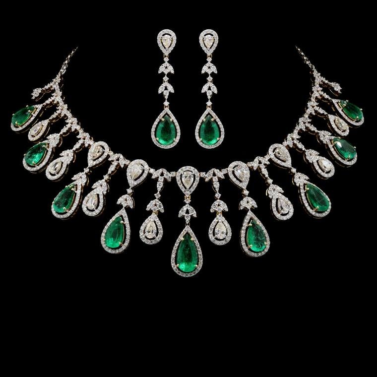 Emerald and diamond necklace, product photography by Propix Jaipur